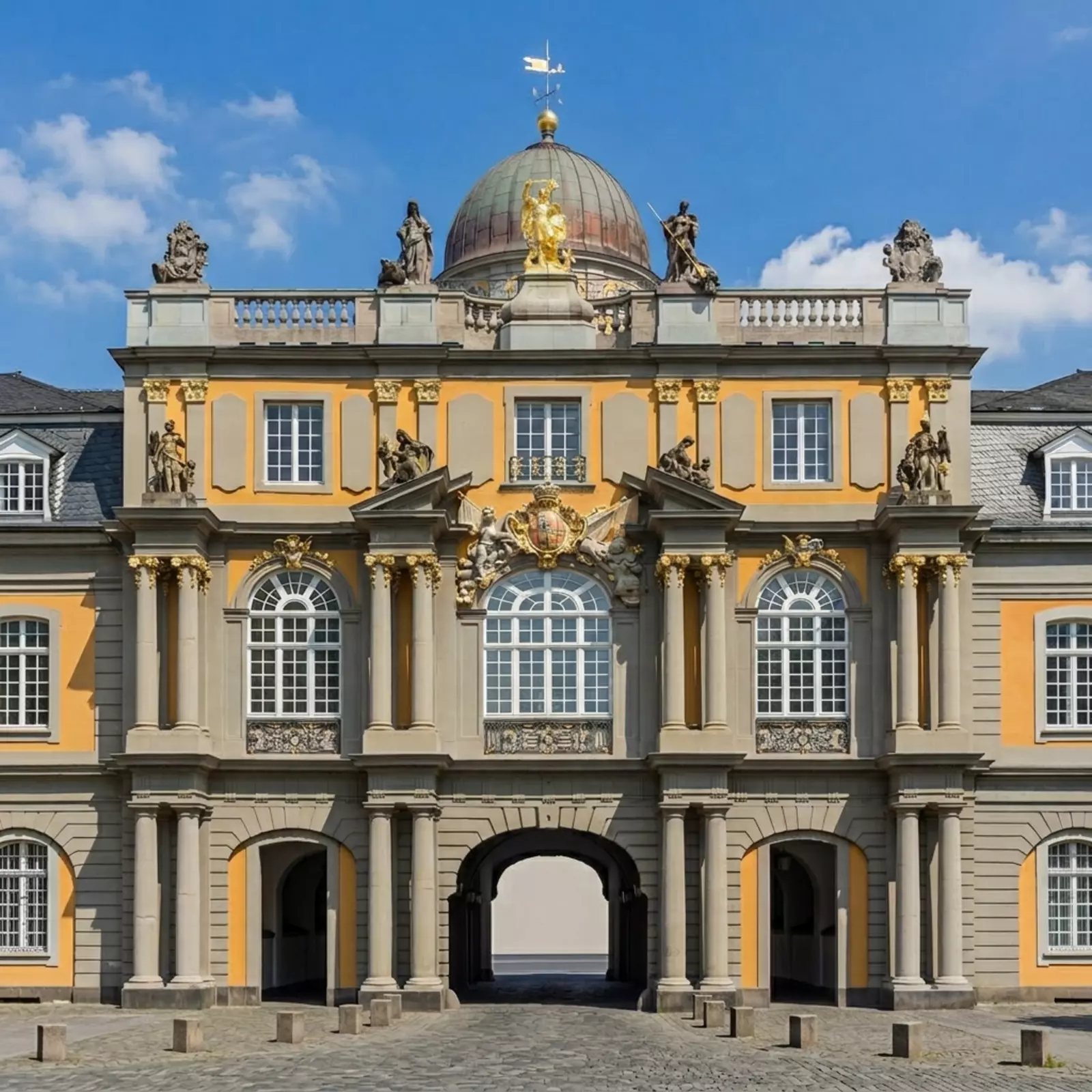 Fotorealistisches Bild des Museums König in Bonn, nur Gebäude und nahe neutrale Umgebung.